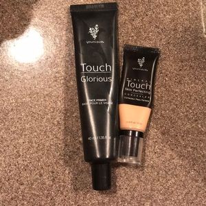 Younique face primer and concealer